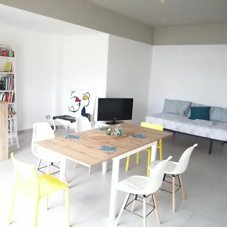 Lorenzo Apartment *